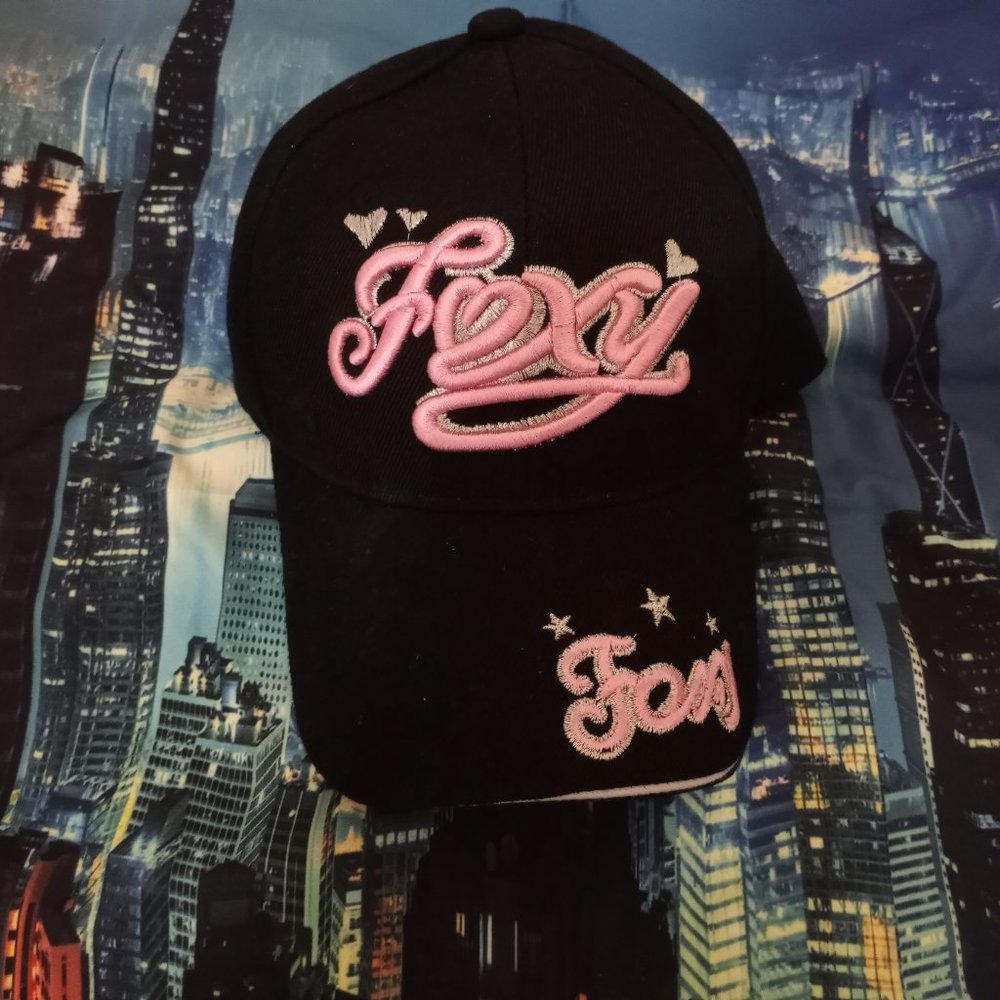 Foxy black cap
